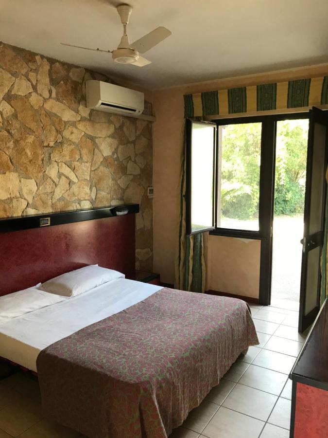 American Motel ชิสแตร์นา ดิ ลาตินา ภายนอก รูปภาพ